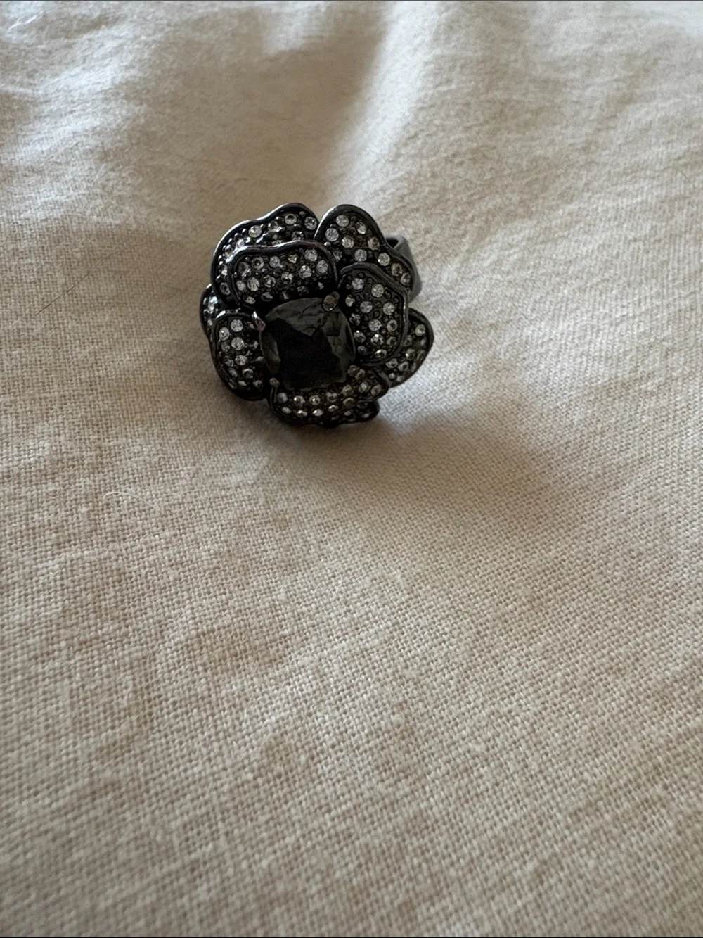 Stella & Dot Belle Fleur Flower Ring